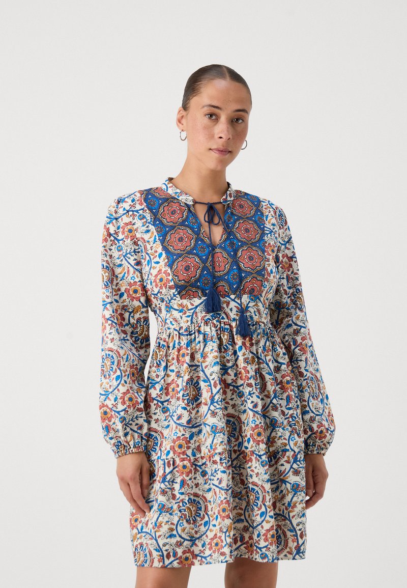 Vero Moda Petite VMSIS SHORT DRESS - Dnevna haljina - bright white/blue boho