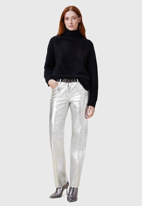 SAIGE - Leather trousers3