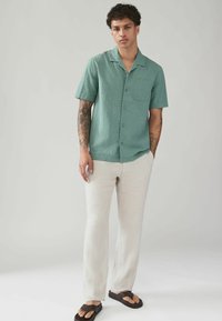 Next SHORT SLEEVE REGULAR FIT - Skjorter - green