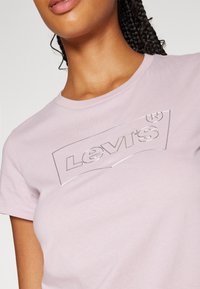 Levi's® THE PERFECT TEE - T-shirt imprimé - shimmer bw keepsake lilac
