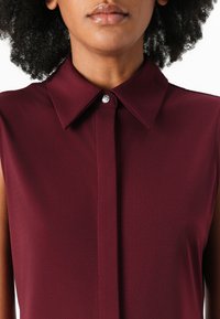 Calvin Klein DRESS - Robe en jersey - deep rouge