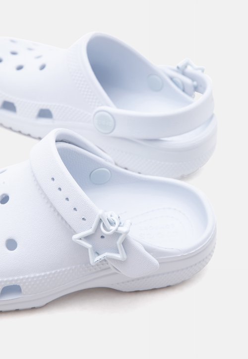 Crocs CLASSIC STAR BUCKLE - Slippers - sky ice — foto 6