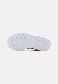 adidas Originals UNISEX - Trainers - preloved scarlet/footwear white/better scarlet