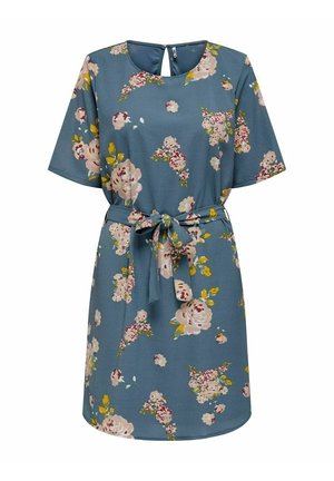 Modré krátké šaty s krátkými rukávy s růžovým a žlutým květinovým vzorem, kulatým výstřihem, zadním klíčovým otvorem se zapínáním na knoflík a zavázatelným páskem v pase.