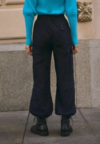 Next CARGO PARACHUTE TROUSERS - Cargobyxor - black