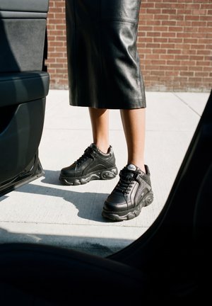 Buffalo, CLD CORIN - Tenisice - black