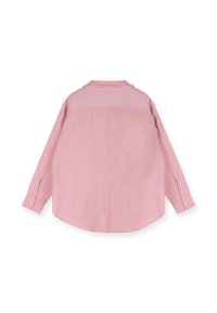 Roze lange mouwen blouse met een afgeronde zoom, knoopmanchetten en een transparante schouderpartij aan de achterkant. Gemaakt van lichtgewicht stof.
