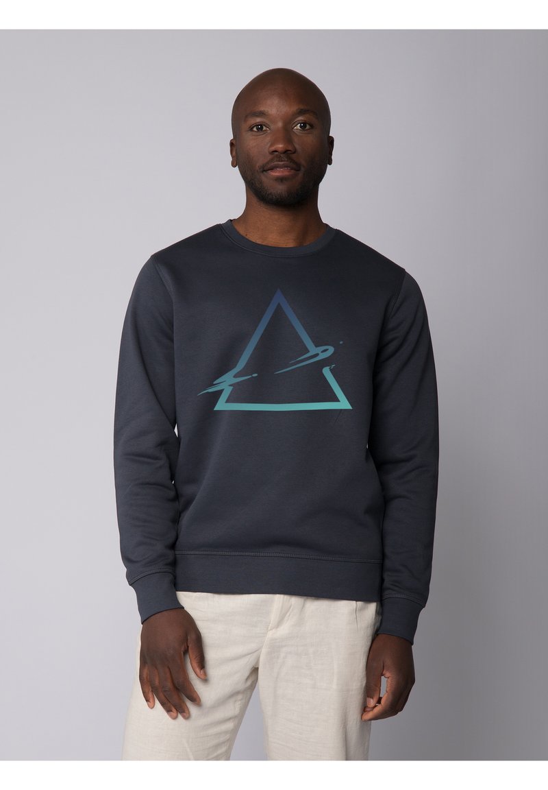 Marineblauer Sweatshirt aus weichem Stoff, verziert mit einem großen hellblauen dreieckigen Grafikdesign mit planetarischem Motiv. Enganliegende Bündchen und Saum.
