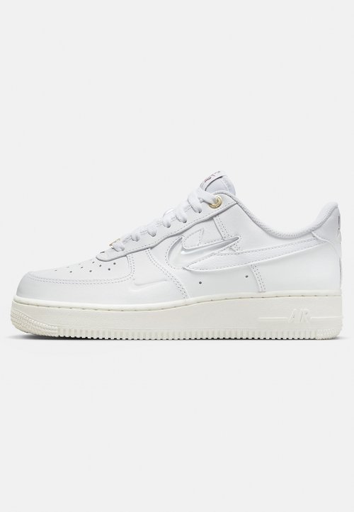 Nike Sportswear AIR FORCE 1 07 Matalavartiset tennarit coconut milk