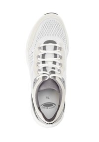 Witte mesh sport schoen met grijze accenten, vetersluiting, gevoerde kraag en gestructureerde zool. Maat genoteerd als 7.5.