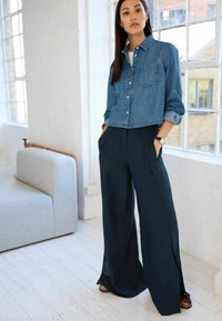 Next CROPPED  - Blúzka so zapínaním na gombíky - mid blue denim