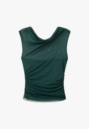 Top ajustat de culoare verde închis, realizat dintr-un material ușor. Prezintă un decolteu drapat și laterale plisate pentru textură. Mâneci scurte, fără închideri vizibile.
