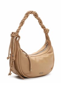 Brūnas ādas soma ar pinuma rokturi, rāvējslēdzēja kabatu, mīkstu tekstūru un izliekta formu. Roktura galos kniedēti akcenti.