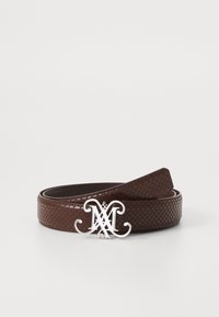 Cintura in pelle con motivo in pelle di serpente marrone scuro, dotata di una fibbia ornata in argento con monogramma featuring lettere intrecciate.