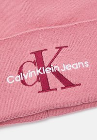 Calvin Klein Jeans MONO LOGO BEANIE - Pipo - dusty rose