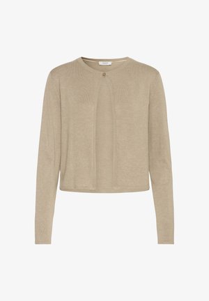 Bež prerezan kardigan iz mehkega pletenega materiala. Ima dolge rokave, okrogel izrez in en sam gumb za zapiranje spredaj.