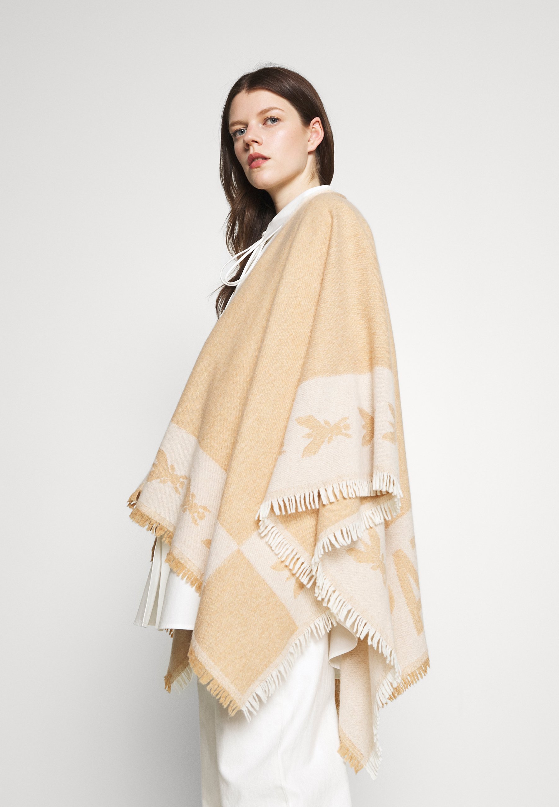 Women PONCHO MISTON - Cape Women PONCHO MISTON - Cape