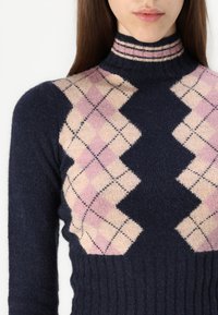 BDG Urban Outfitters ARGYLE  - Camisola - navy
