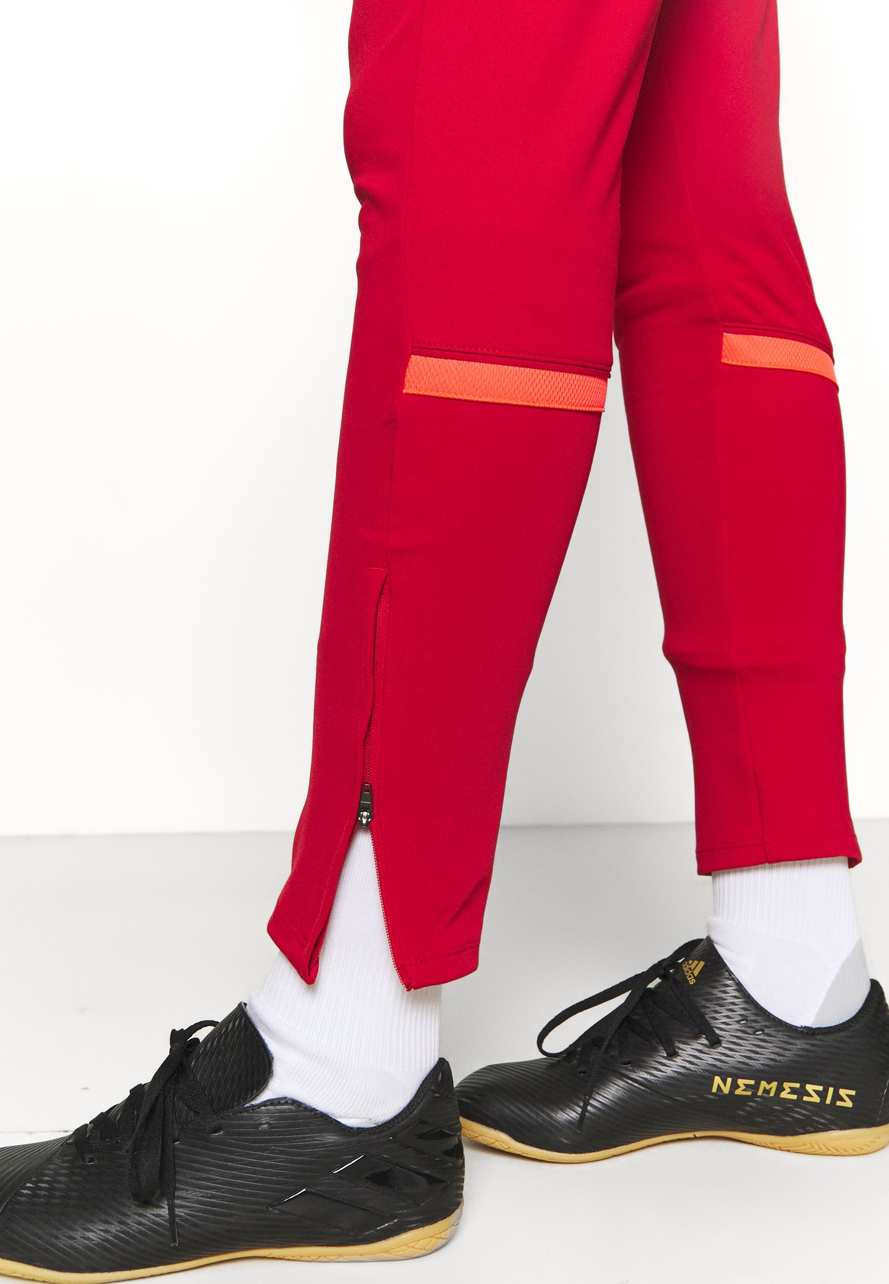 nike performance red