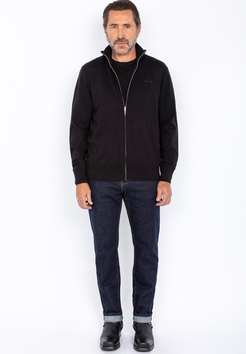 Test de la veste Schott NYC homme Field bleu marine