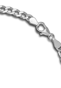 Bracelet en chaîne argentée avec des maillons ovales plats et un fermoir à pince en forme de homard sur fond blanc.