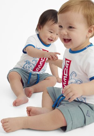 Guess, BABY UNISEX SET - Σορτς - pure white