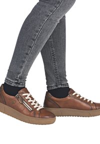 Remonte Baskets basses - braun