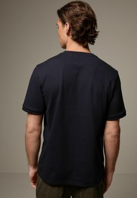 Next TEXTURED REGULAR FIT - T-shirts basic - black