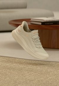 Δεν επιλέχθηκε, off white