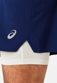 ASICS ROAD 2-N-1 5IN - Urheilushortsit - blue expanse birch