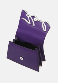 KARL LAGERFELD SIGNATURE - Ručna torba - deep purple