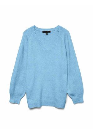 Pull bleu clair à col en V en tissu doux. Présente des manches longues légèrement bouffantes et un ourlet côtelé. Aucun motif ou accessoire visible.