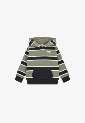 Kapuzensweatshirt in olivgrün mit Marineblau und weißen Streifen, ausgestattet mit einer Vorderasche und einem Bären-Patch auf der Brust. Aus Baumwollmaterial.
