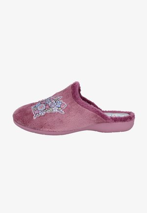 Zapatilla rosa suave tipo slip-on con bordado floral en la parte superior y forro de felpa alrededor de los bordes, diseñada para la comodidad interior.