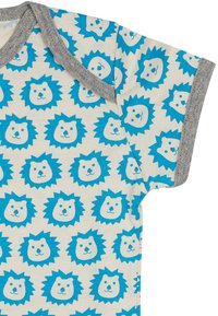 Kurzärmliger Babystrampler aus beigem Baumwollstoff mit blauem Löwendesign, mit grauen gerippten Kanten und einer weichen Textur.