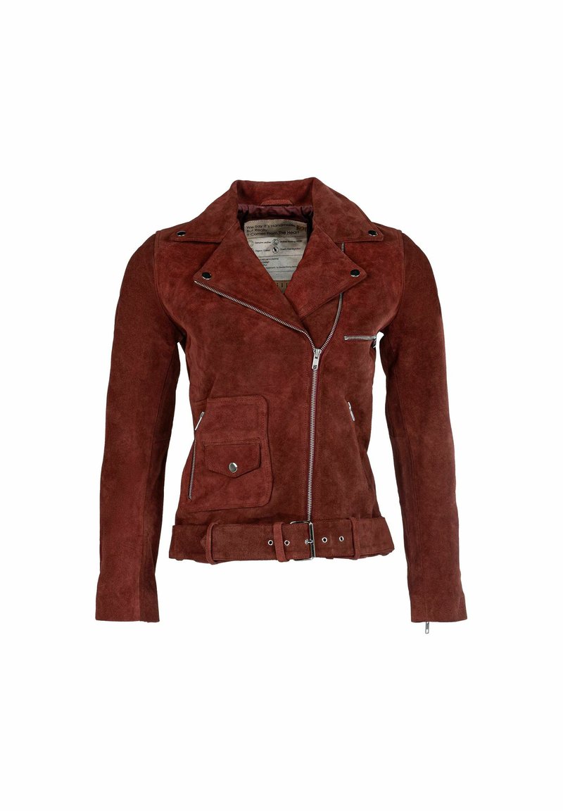 Rjava jakna iz semiša z diagonalnim sprednjim zadrgo, žepom z zatičem, pasom v pasu in širokimi ovratniki.