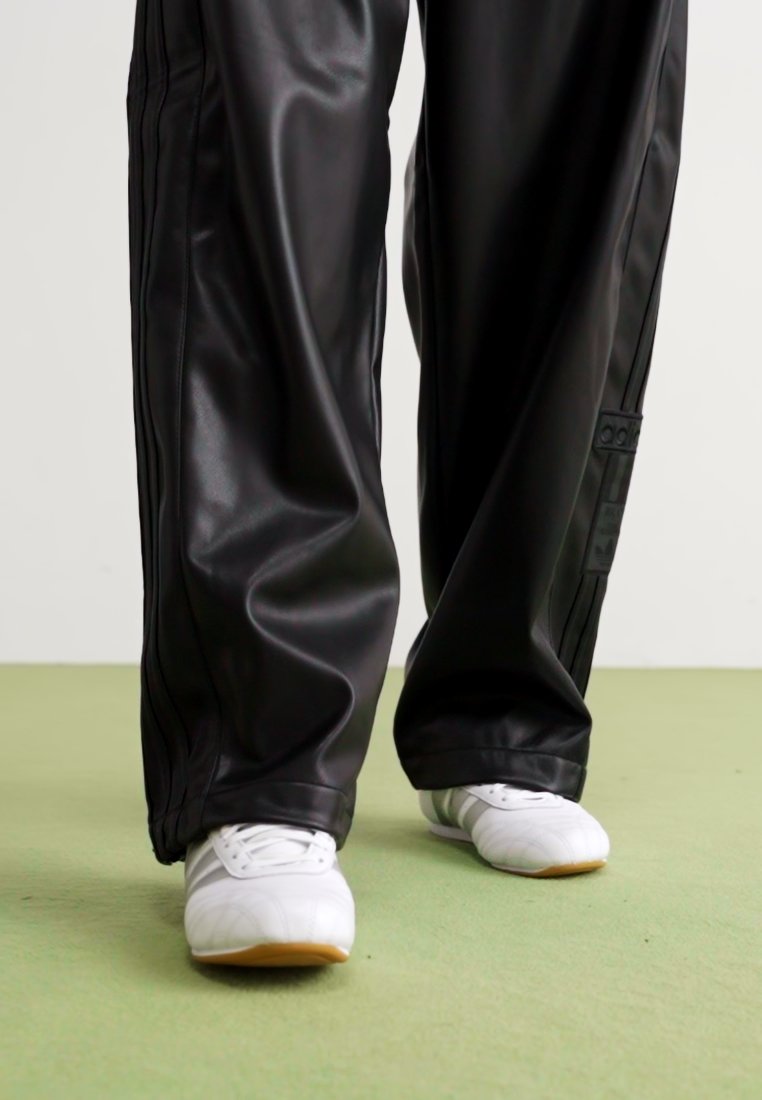 TAEKWONDO LACE - Trainers - Product Details