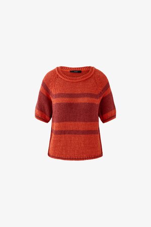 Short-sleeve knitted sweater with orange and dark red horizontal stripes and a round neckline.