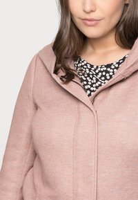 ONLY Carmakoma CARSEDONA - Short coat - mocha mousse