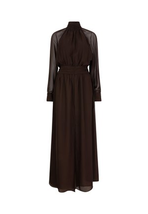Een lange bruine jurk met een hoge hals, doorschijnende lange mouwen en een getailleerde taille. Gemaakt van een lichtgewicht stof met een gladde textuur.