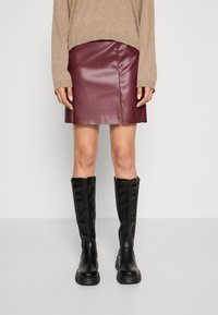 Noisy May NMCLARA PENNY - Mini krilo - windsor wine