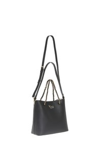 Borsa a mano in pelle nera con un design elegante, dettagli in metallo dorato e doppi manici: uno in catena e uno regolabile.