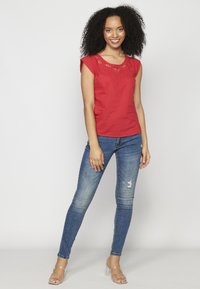 Koroshi SHORT SLEEVE PLEAS - Blúzka - red coral