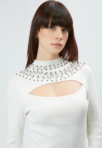 INFLUENCER CUT-OUT  - Strickkleid - off white