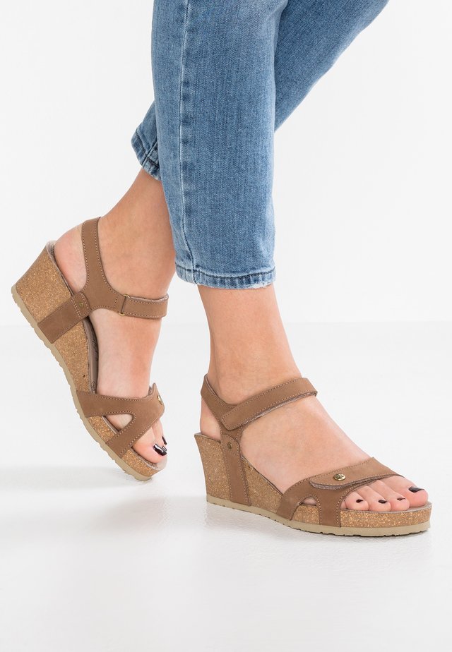 JULIA BASICS - Plateausandaler - cognac