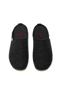 Zwarte vilten slippers met een ronde neus, gestructureerde bovenkant en zachte voering. Beschikt over een klein wit embleem en een antislipzool.
