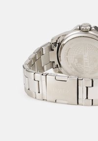Timex ESSEX DAY DATE - Montre - silver-coloured/green