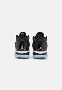 Jordan JORDAN STAY LOYAL 3 - Höga sneakers - black/metallic gold/white/football grey