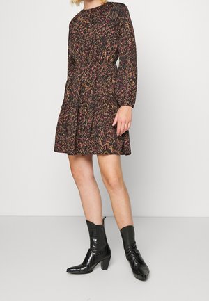 Day dress - brown