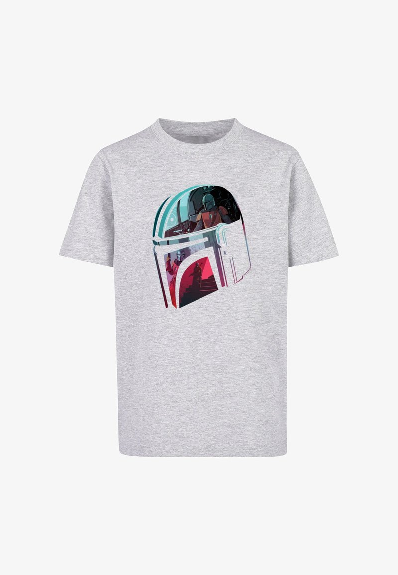 Hallja halli t-särk, millel on stiliseeritud graafika kiivrist roheliste detailide ja punaste aktsentidega, kujutav figuure kabiinis.